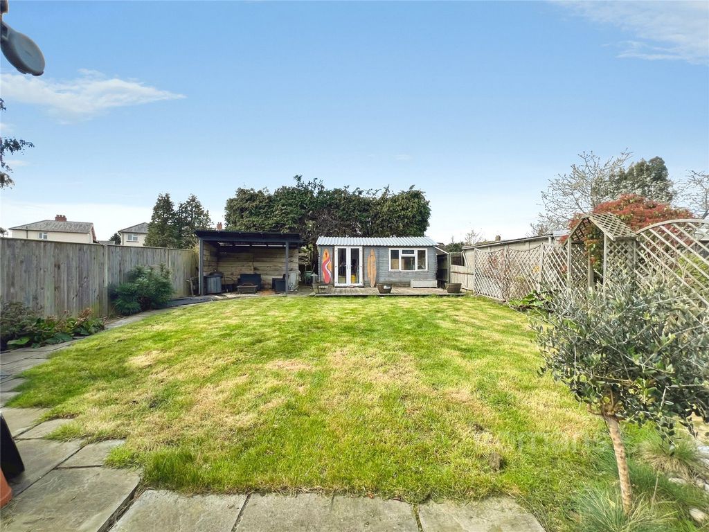 Property photo 3 of 27 Picture No. 04