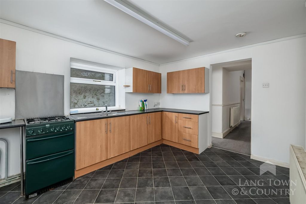 Property photo 3 of 10 0028.Jpg