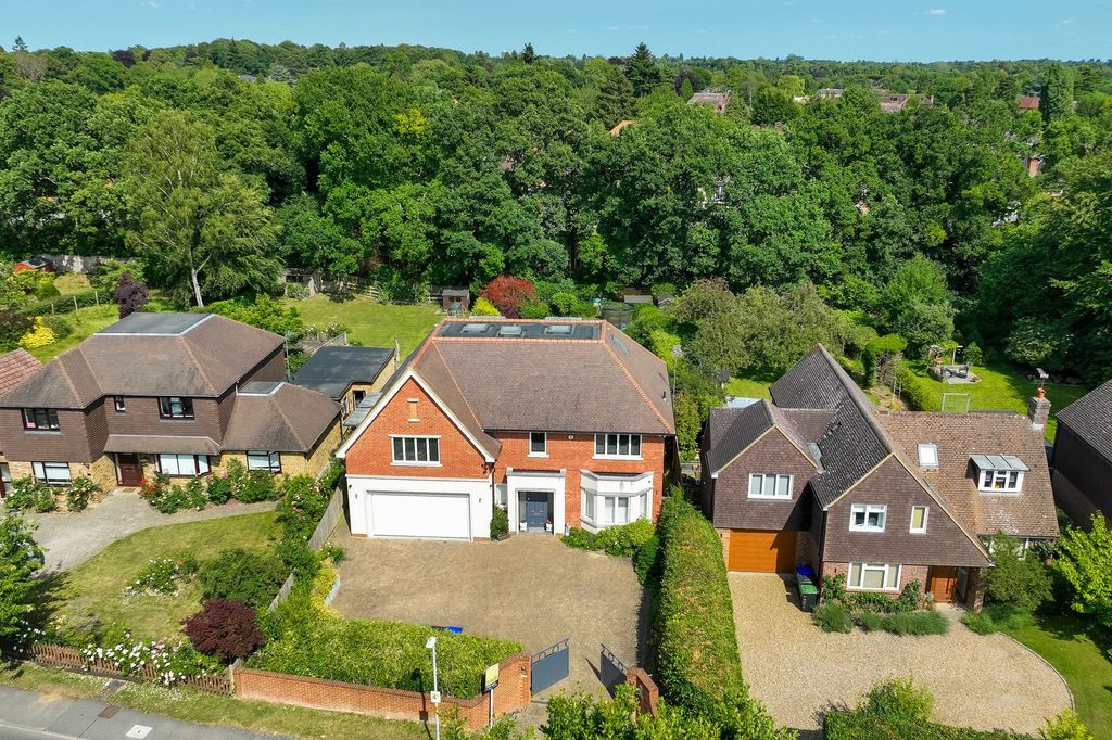 Property photo 1 of 32