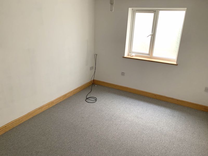 Property photo 3 of 6 Photo 8