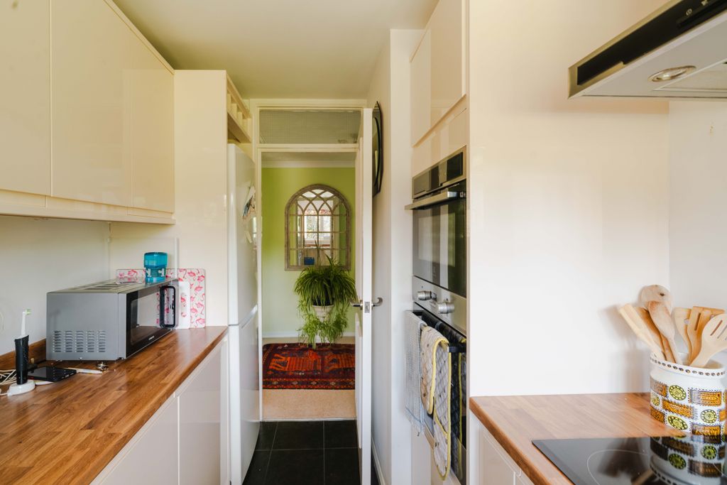 Additional image 7 of 3 bed flat for saleBadminton, Penn Drive, Frenchay BS16