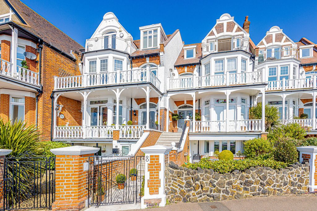 Property photo 1 of 24