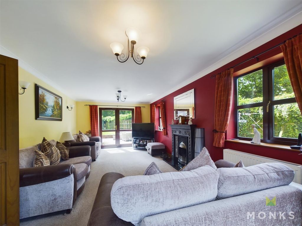 Property photo 2 of 25 Cam01348G0-Pr0400-Still014.Jpg