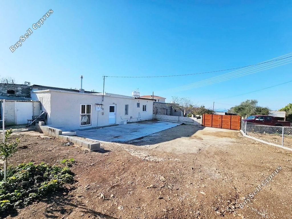 Property photo 2 of 25