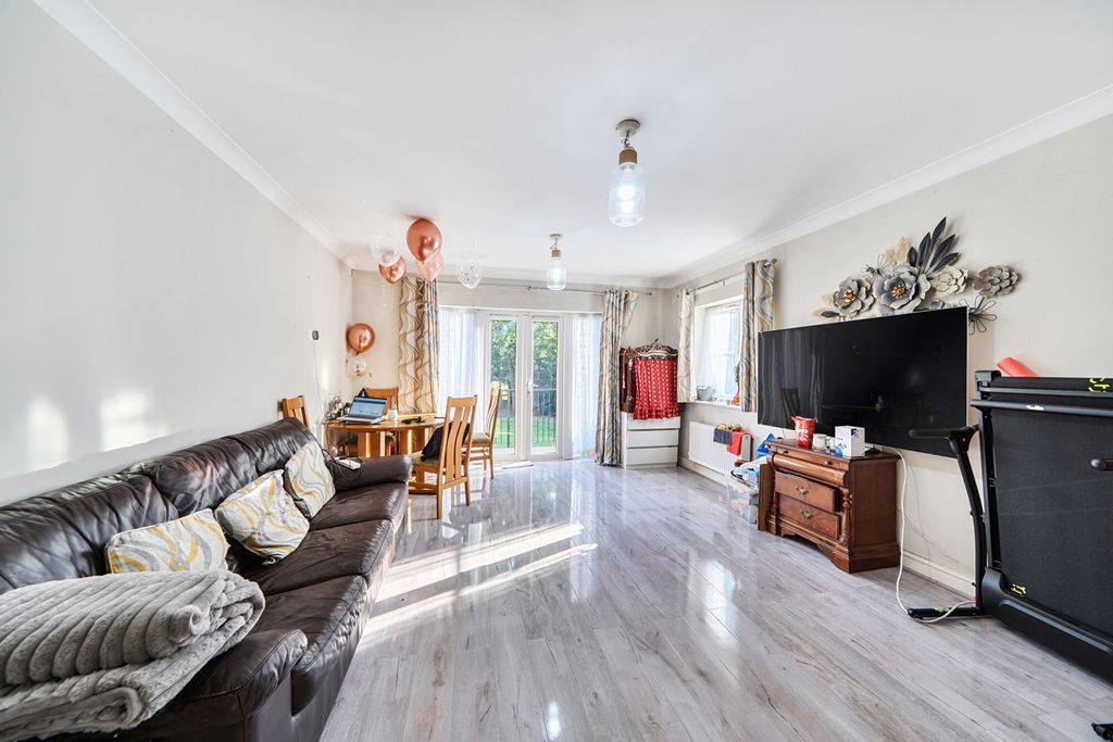 Property photo 2 of 11 1-6Abba140117F9-1...