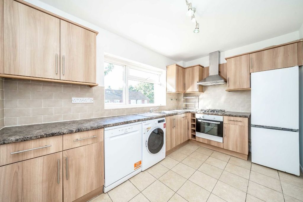 Property photo 3 of 6