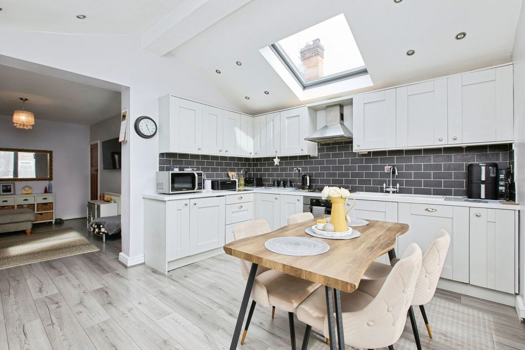 Property photo 2 of 17 Pbox-Img.Jpg