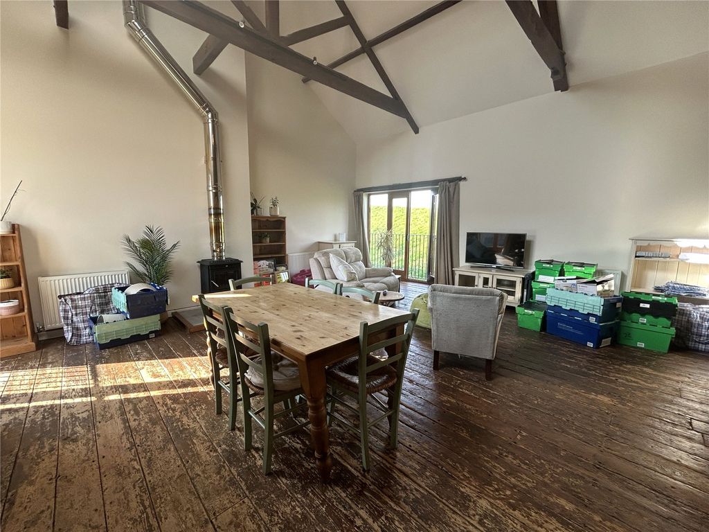 Property photo 3 of 14 Picture No. 02