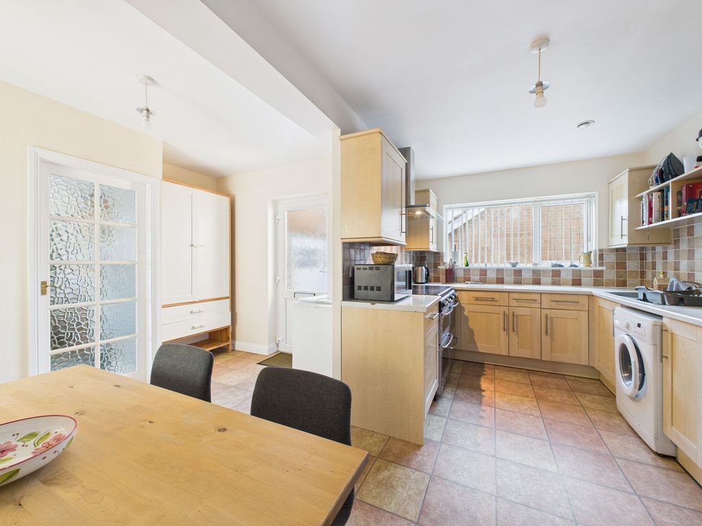 Property photo 3 of 20 Breakfast Kitchen