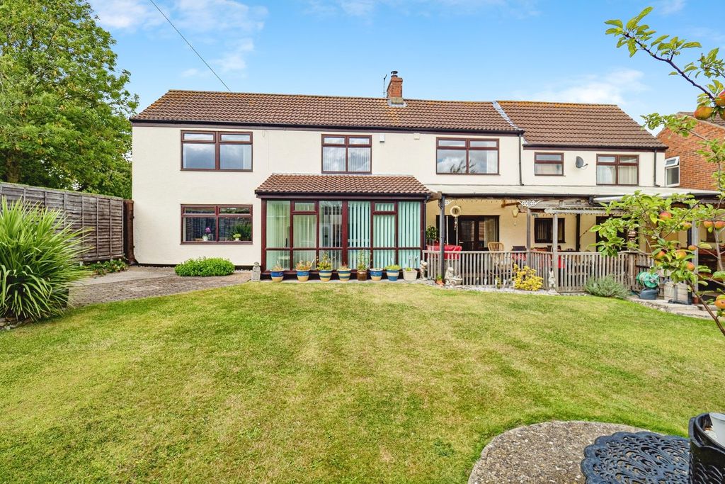 Property photo 1 of 27