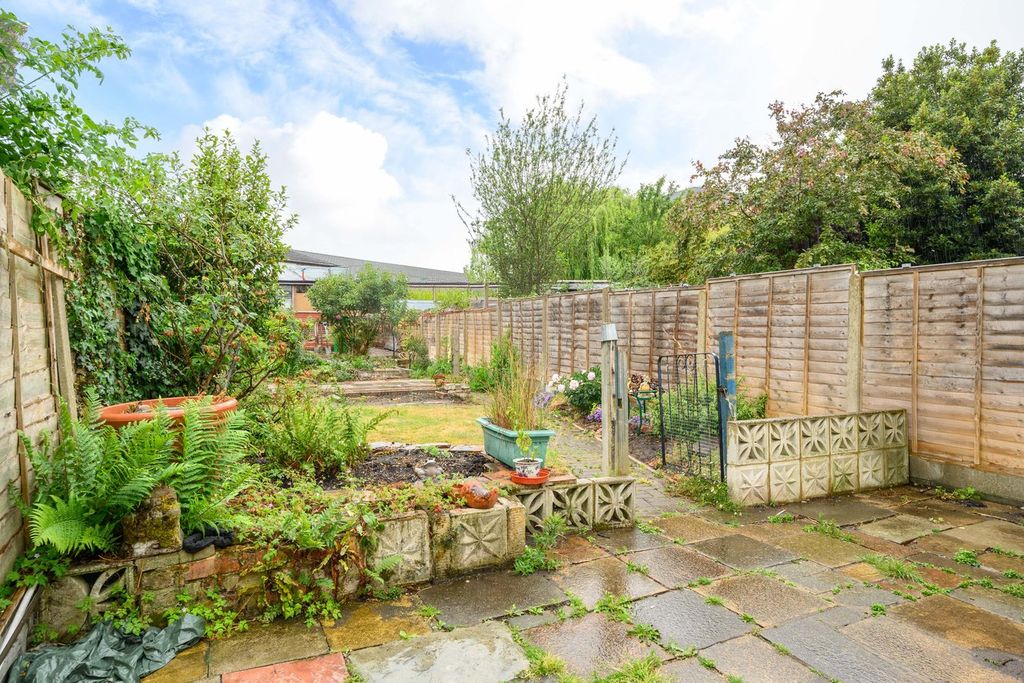 Property photo 3 of 11