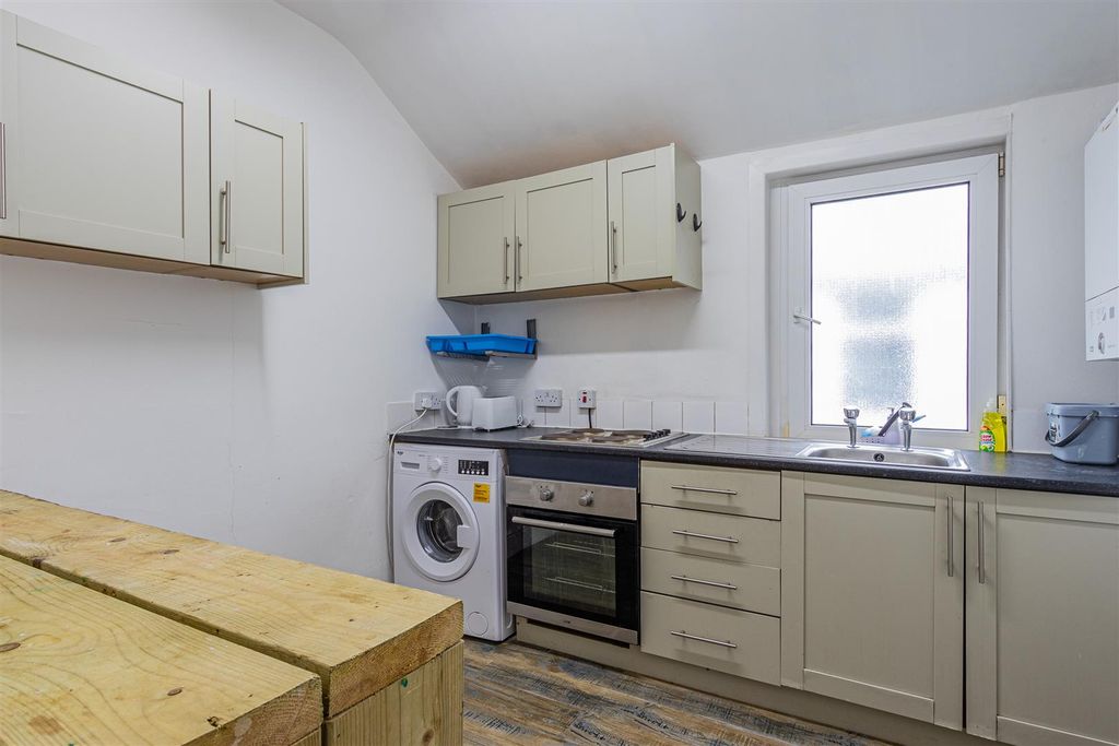 Property photo 3 of 10 Img (1 Of 10).Jpg