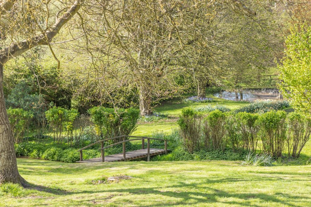Property photo 3 of 24 Grounds