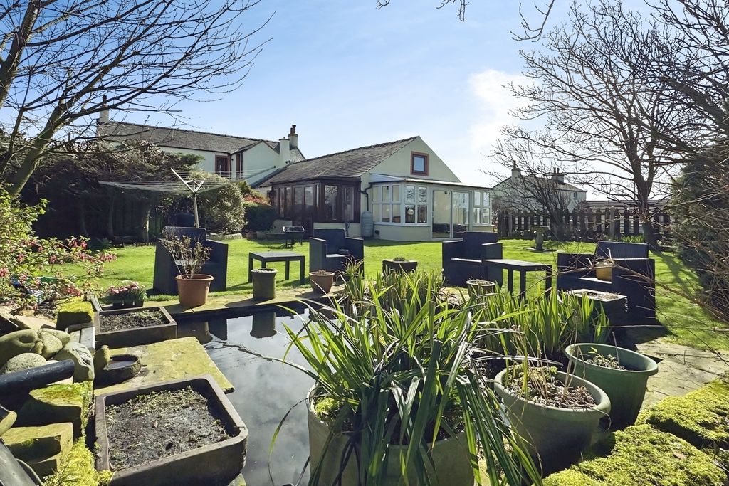 Property photo 3 of 26 Outside