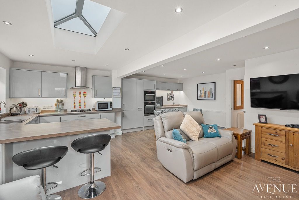 Property photo 2 of 30 4586723