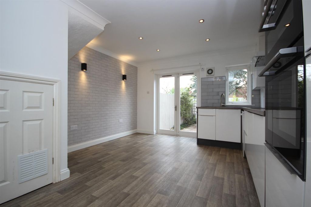 Property photo 3 of 16 Kitchen Diner 3.Jpg