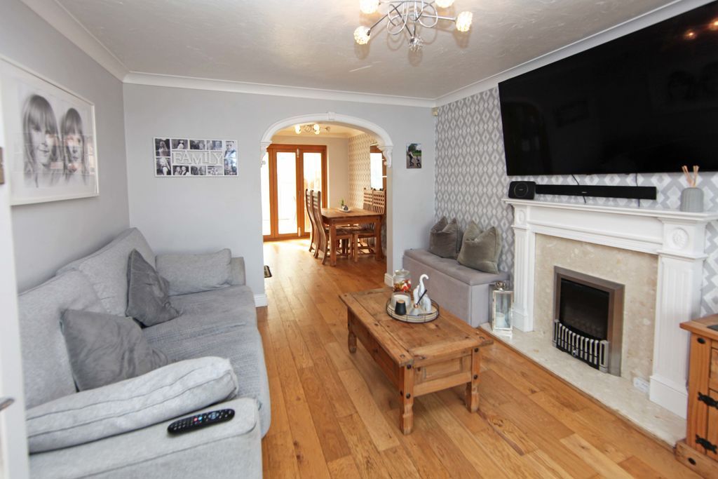 Property photo 3 of 20 Photo 4