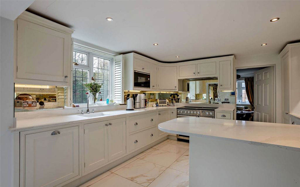 Property photo 3 of 38 Kitchen