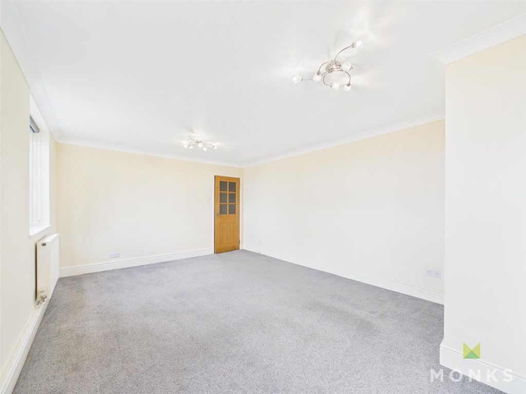 Property photo 3 of 19 Cam01520G0-Pr0451-Still011.Jpg
