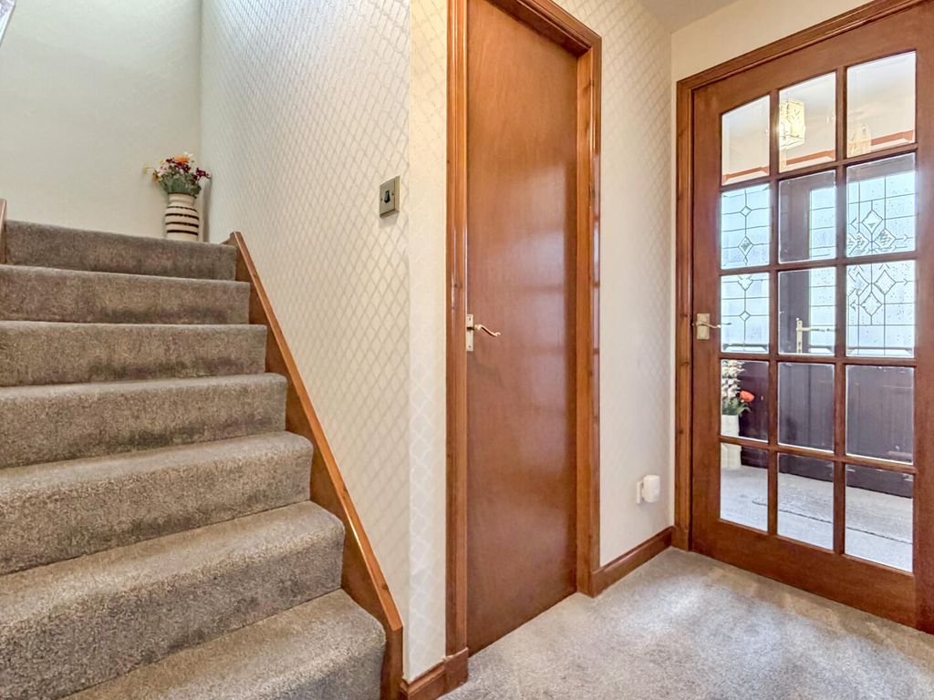 Property photo 2 of 23 Hallway