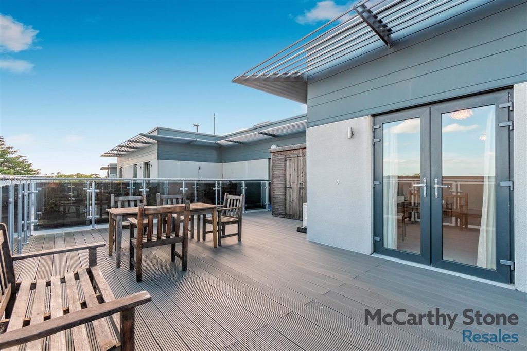 Property photo 3 of 47 8693067-Exterior02.Jpg