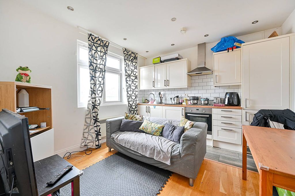 Property photo 3 of 4