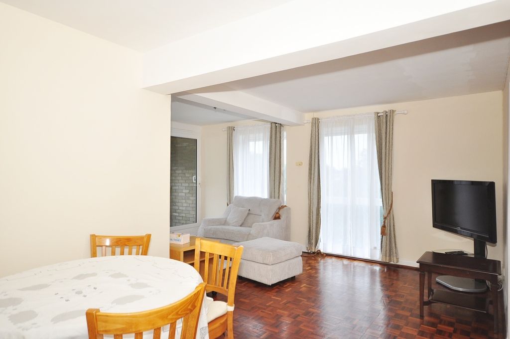 Property photo 3 of 9 Dsc_8295