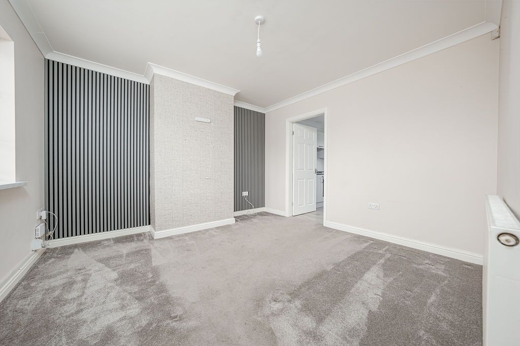 Property photo 3 of 19 Gallery