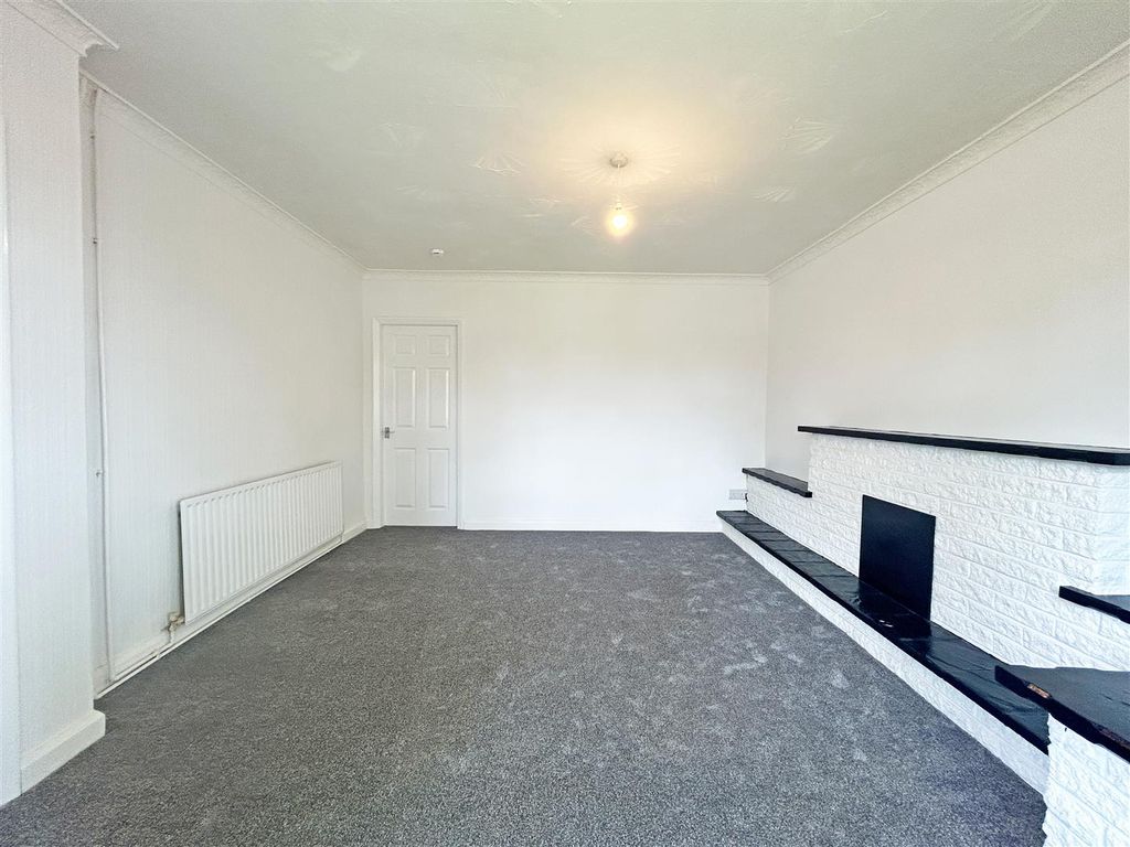 Property photo 2 of 14 Living Room