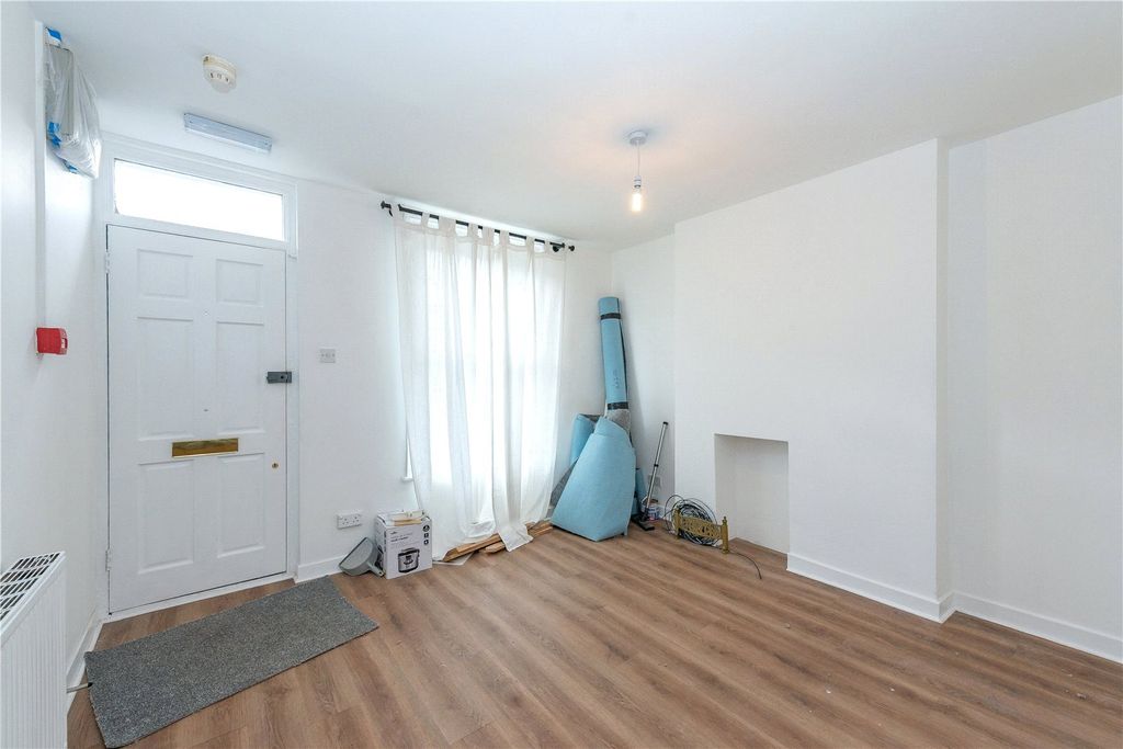 Property photo 3 of 9 Lounge To Front