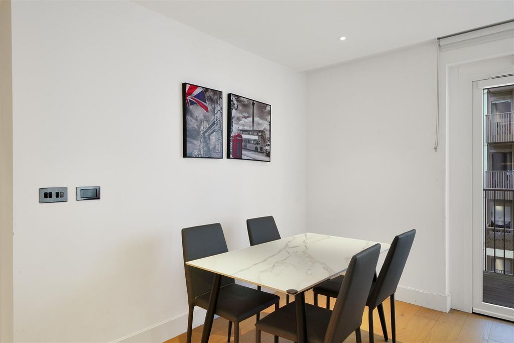 Property photo 2 of 18 48 Bowery Apartments, Fountain Park Way - Iu8Jwipu