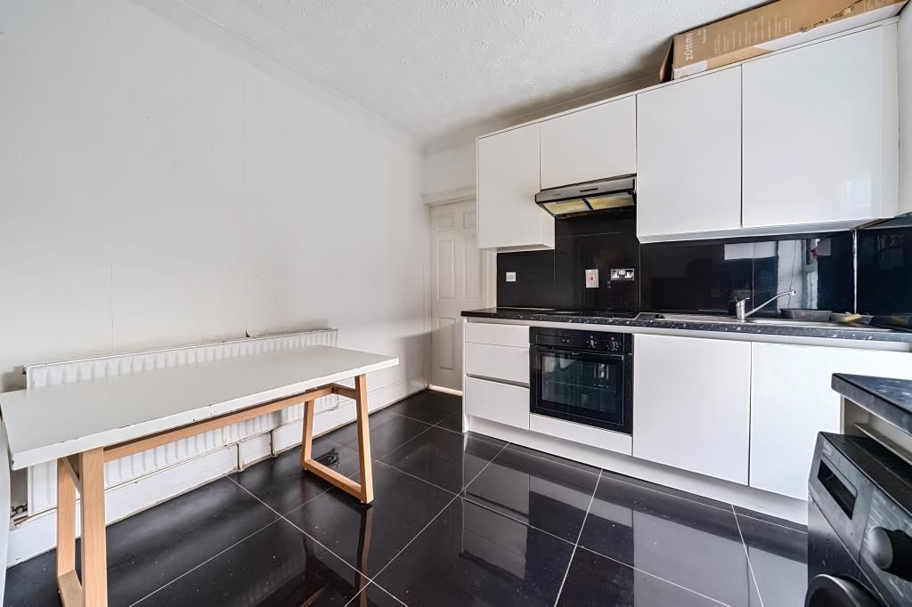 Property photo 3 of 12 Kitchen