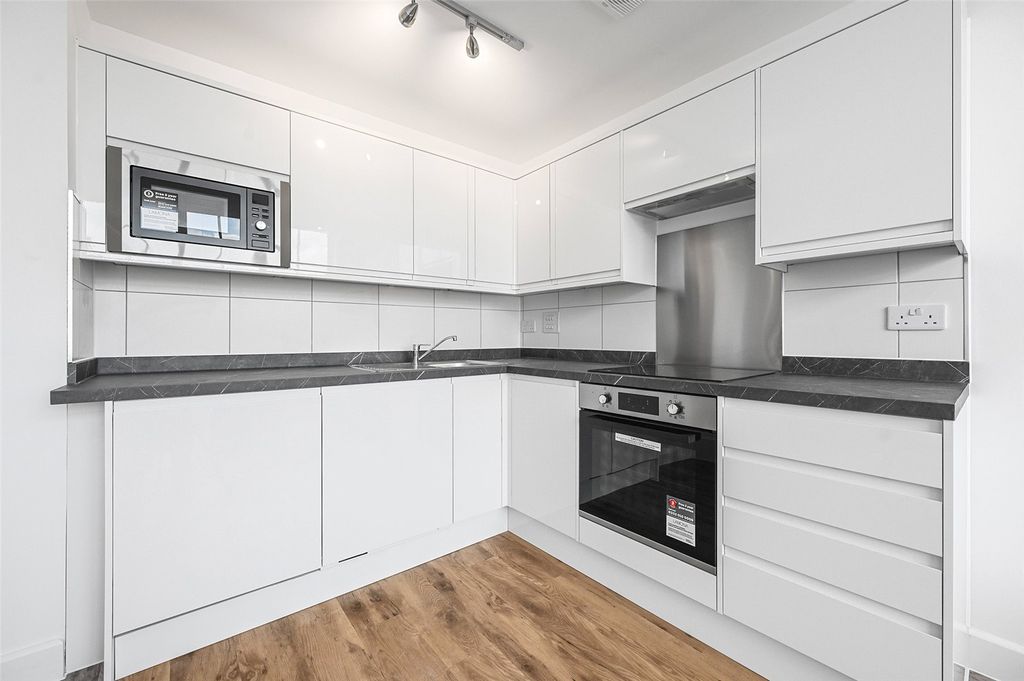 Property photo 2 of 10 Reception/ Kitchen