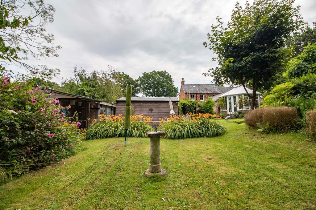 Property photo 2 of 29