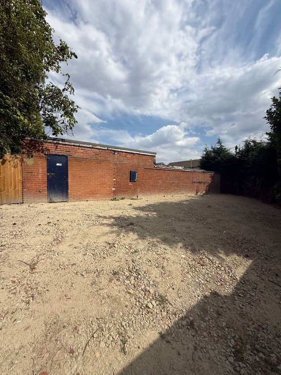Property photo 2 of 10