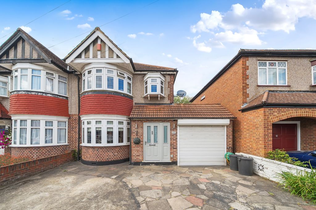 Property photo 1 of 16 1333112-1-689E1Ec...