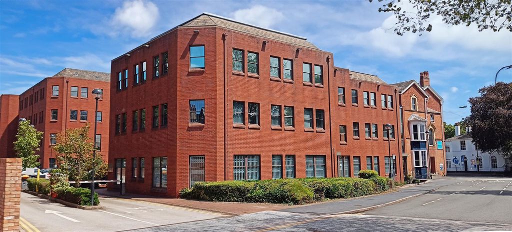 Property photo 2 of 9 Beechhouseedit.Jpg