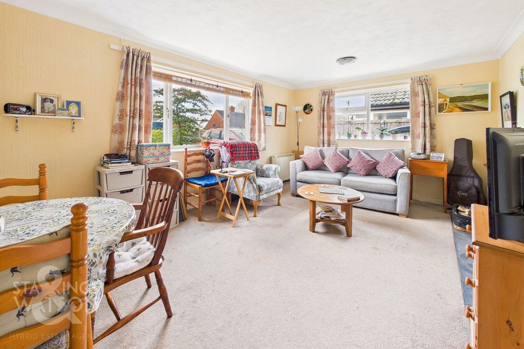 Property photo 2 of 23