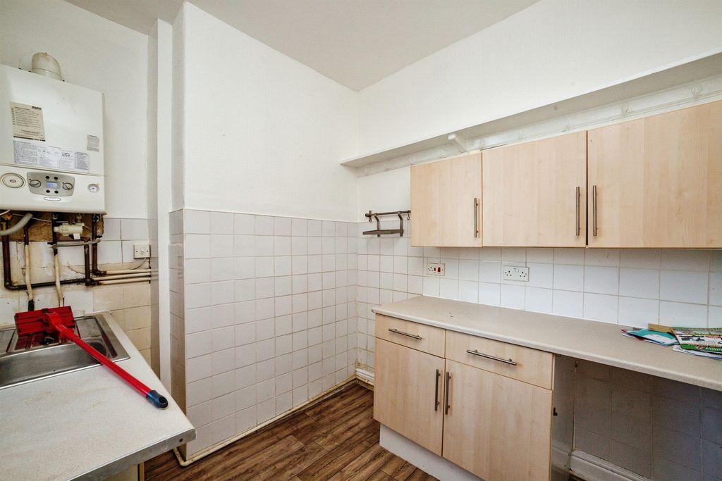 Property photo 3 of 15
