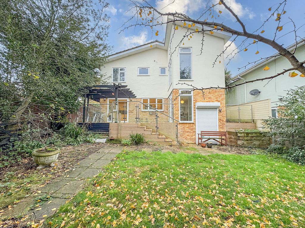 Property photo 2 of 35