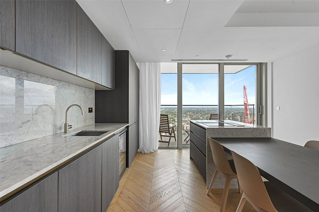 Property photo 2 of 21 Reception/ Kitchen