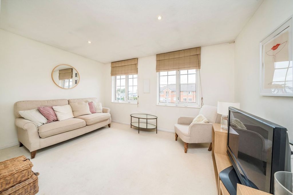 Property photo 2 of 5