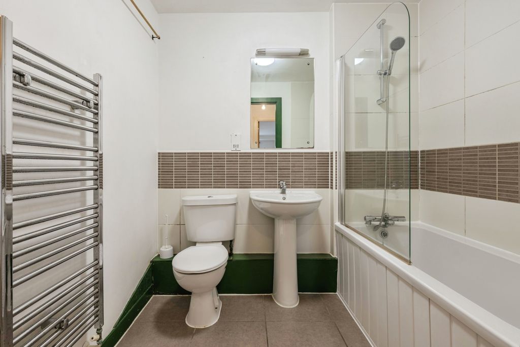 Property photo 3 of 11 Pbox-Img.Jpg