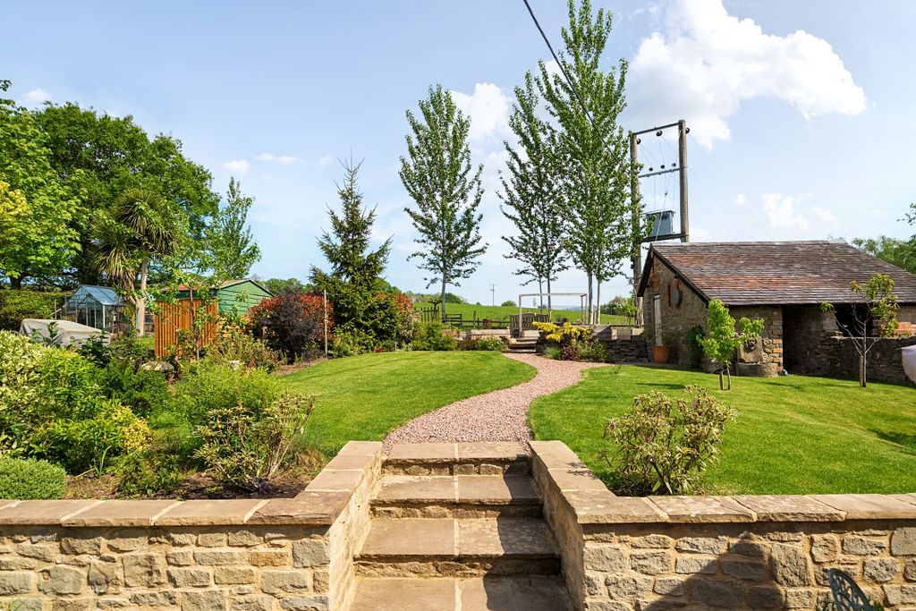Property photo 2 of 27 1284233 (22)