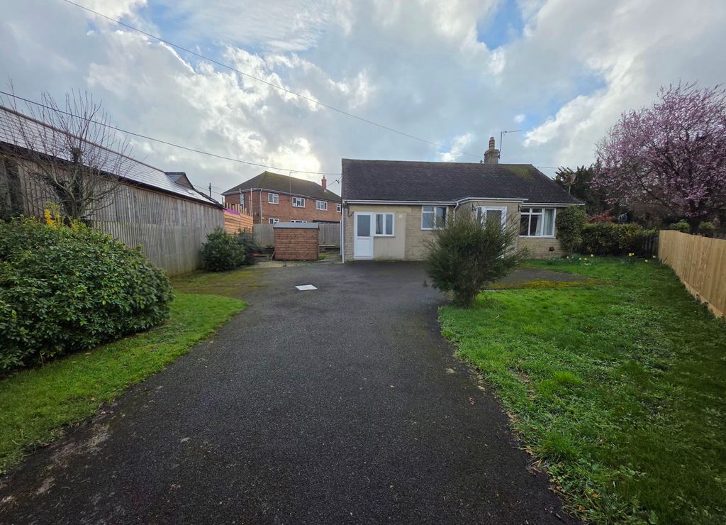 Property photo 2 of 8