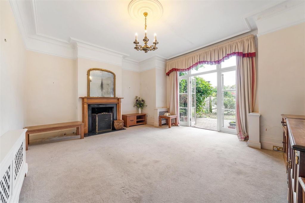 Property photo 2 of 19