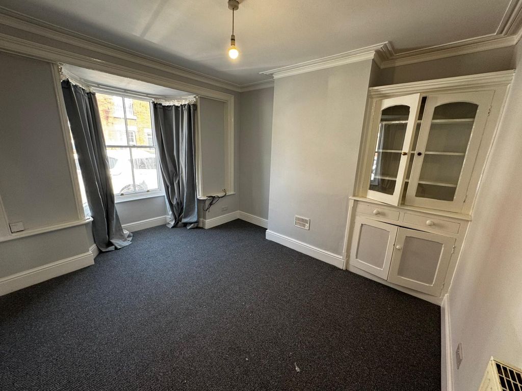 Property photo 2 of 16 Image 3