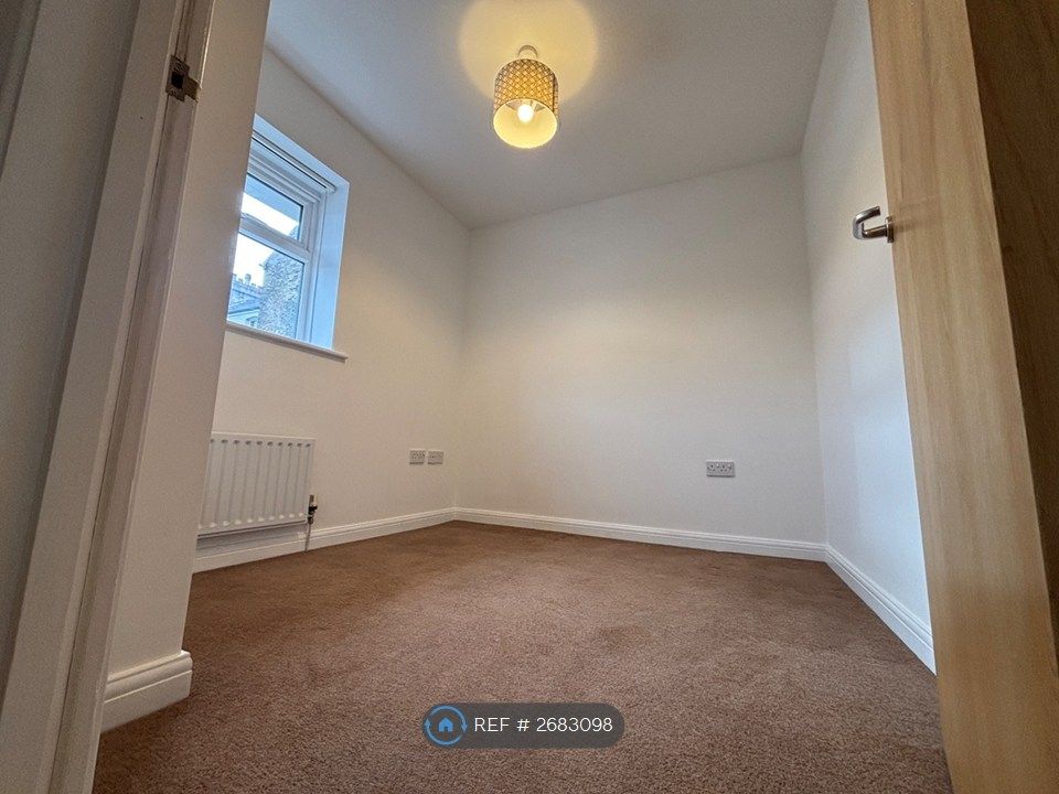 Property photo 3 of 26 Ground Floor Bedroom