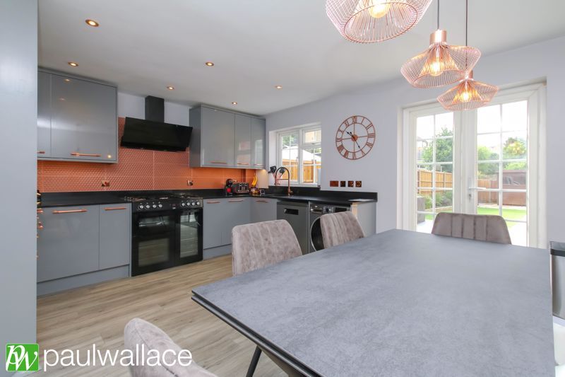 Property photo 3 of 17 Kitchen / Diner