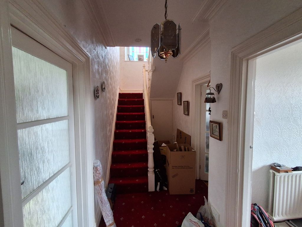 Property photo 2 of 20 Inner Hall